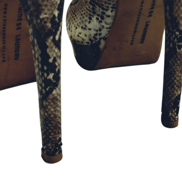 Faux Snakeskin Platform Stilleto Heels Women's 8.5 Slip On Pumps - Picture 6 of 11